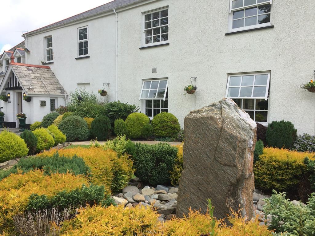 Beggars Reach Hotel Pembroke Dock Exterior photo