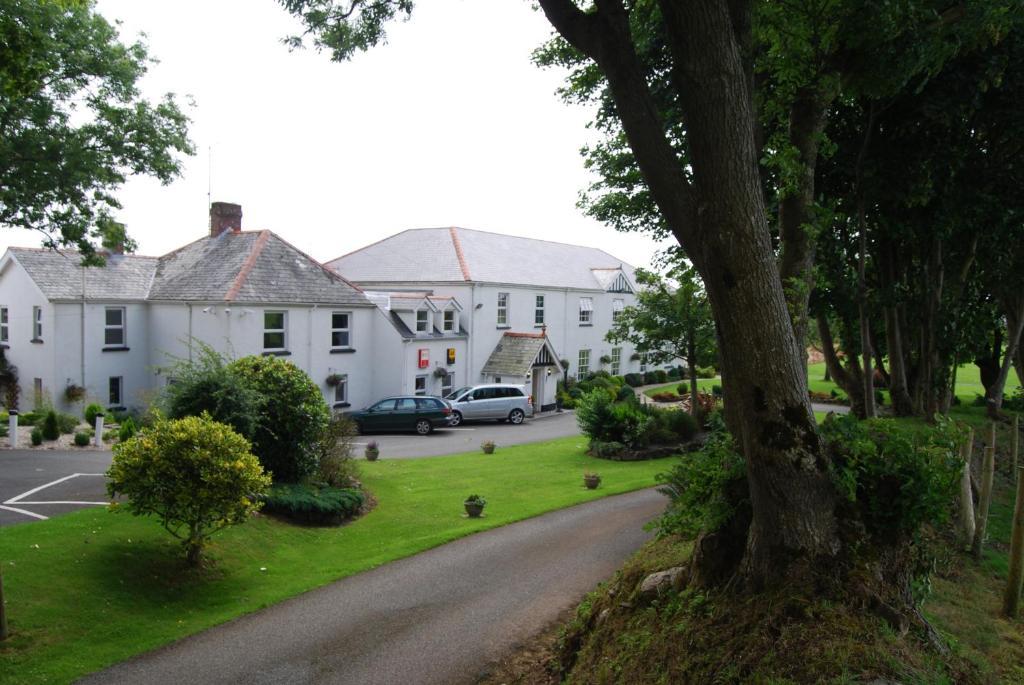 Beggars Reach Hotel Pembroke Dock Exterior photo