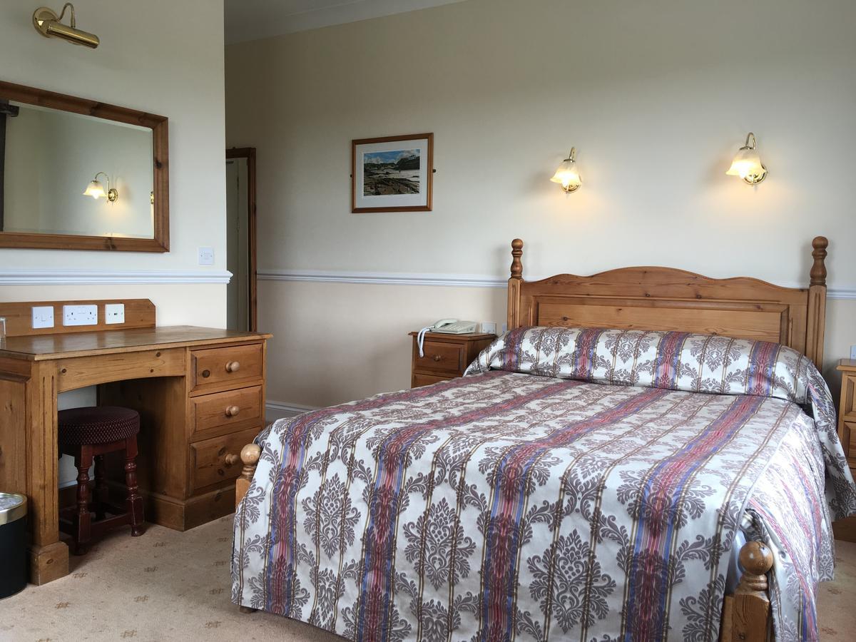 Beggars Reach Hotel Pembroke Dock Exterior photo