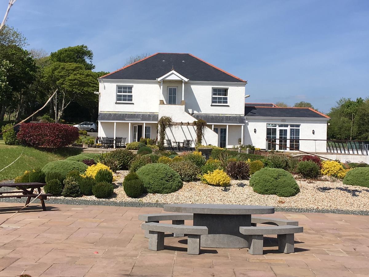 Beggars Reach Hotel Pembroke Dock Exterior photo